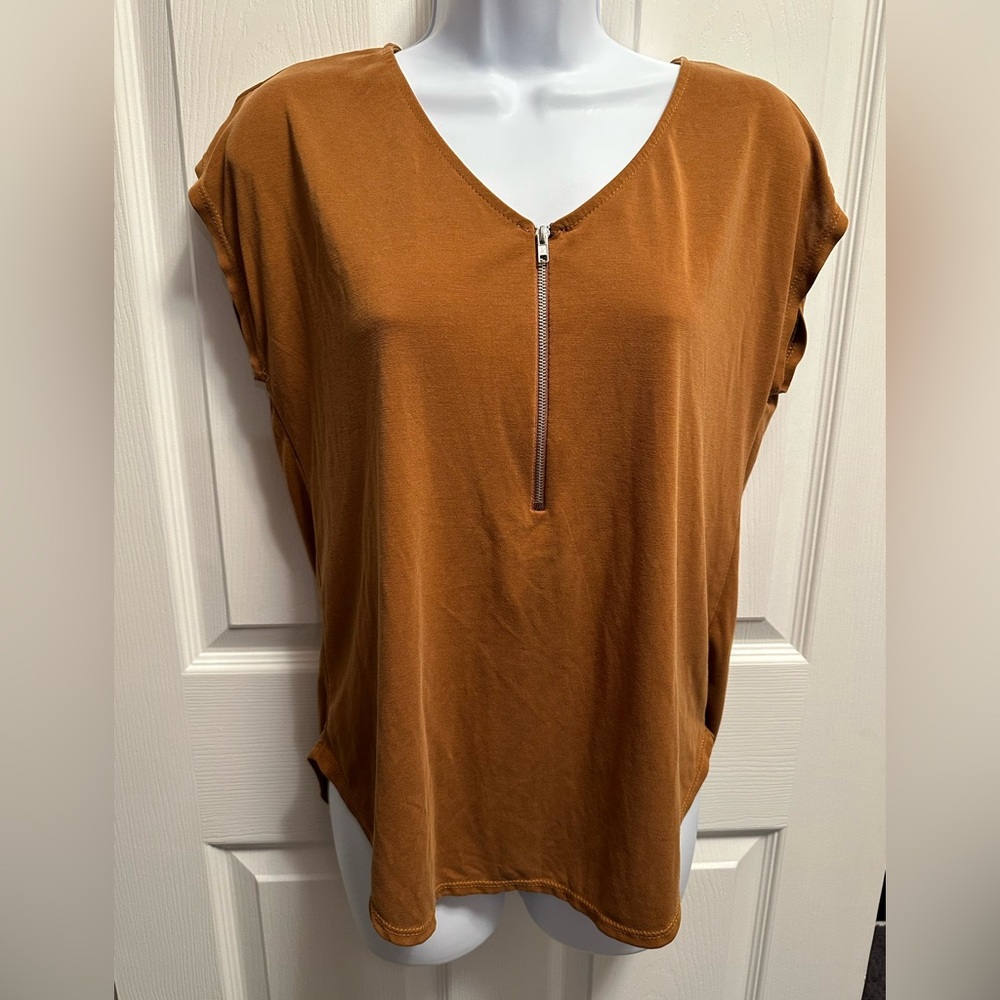 Green Envelope Los Angeles top size Small